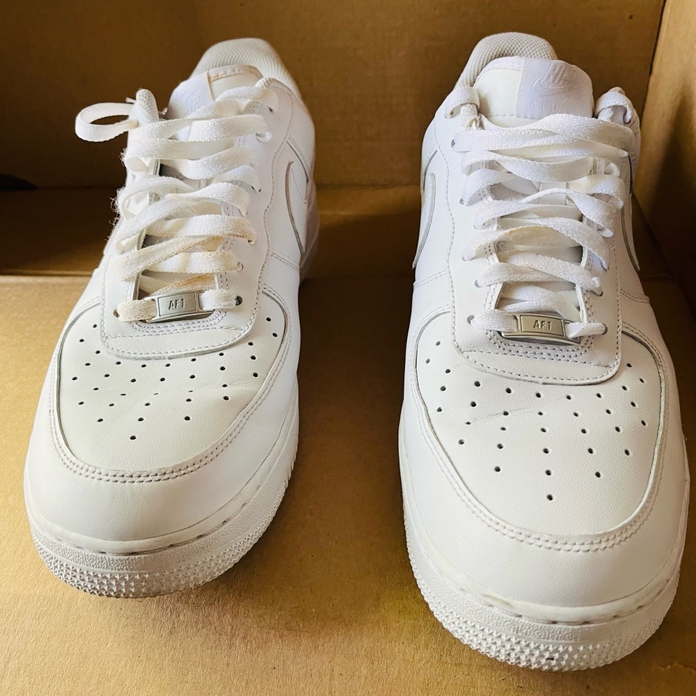 NIKE AIR FORCE 1 LOW WHITE (318122-111) MEN’S SIZE 12 IN GREAT CONDITION CLEAN